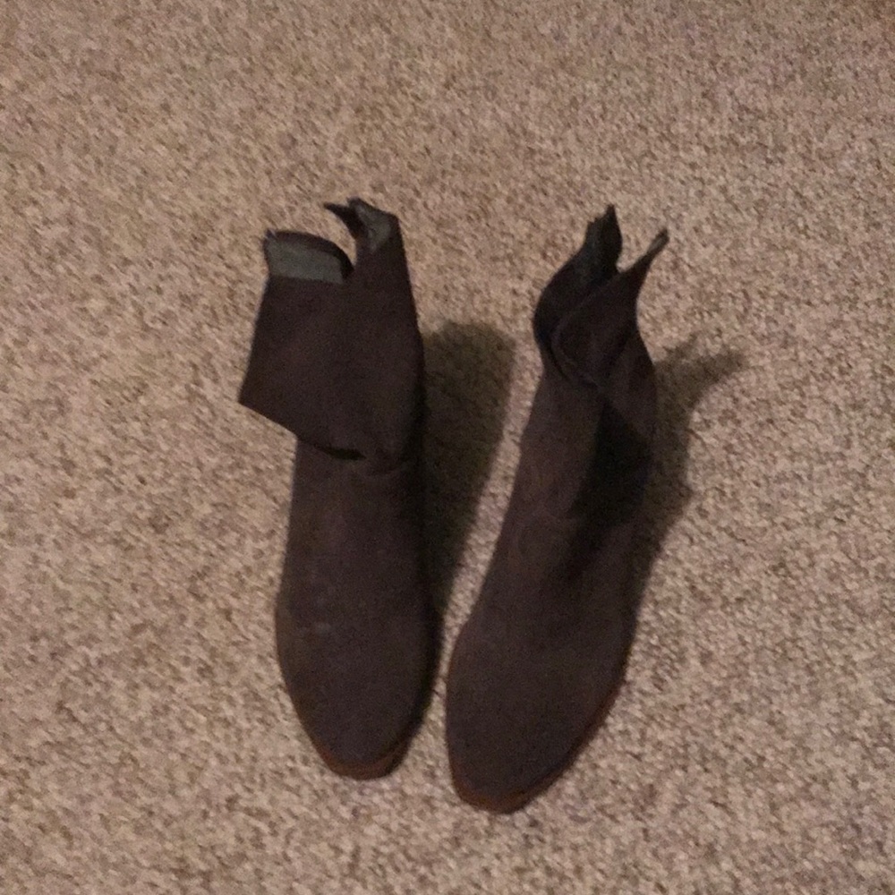 Ankle booties grey suede